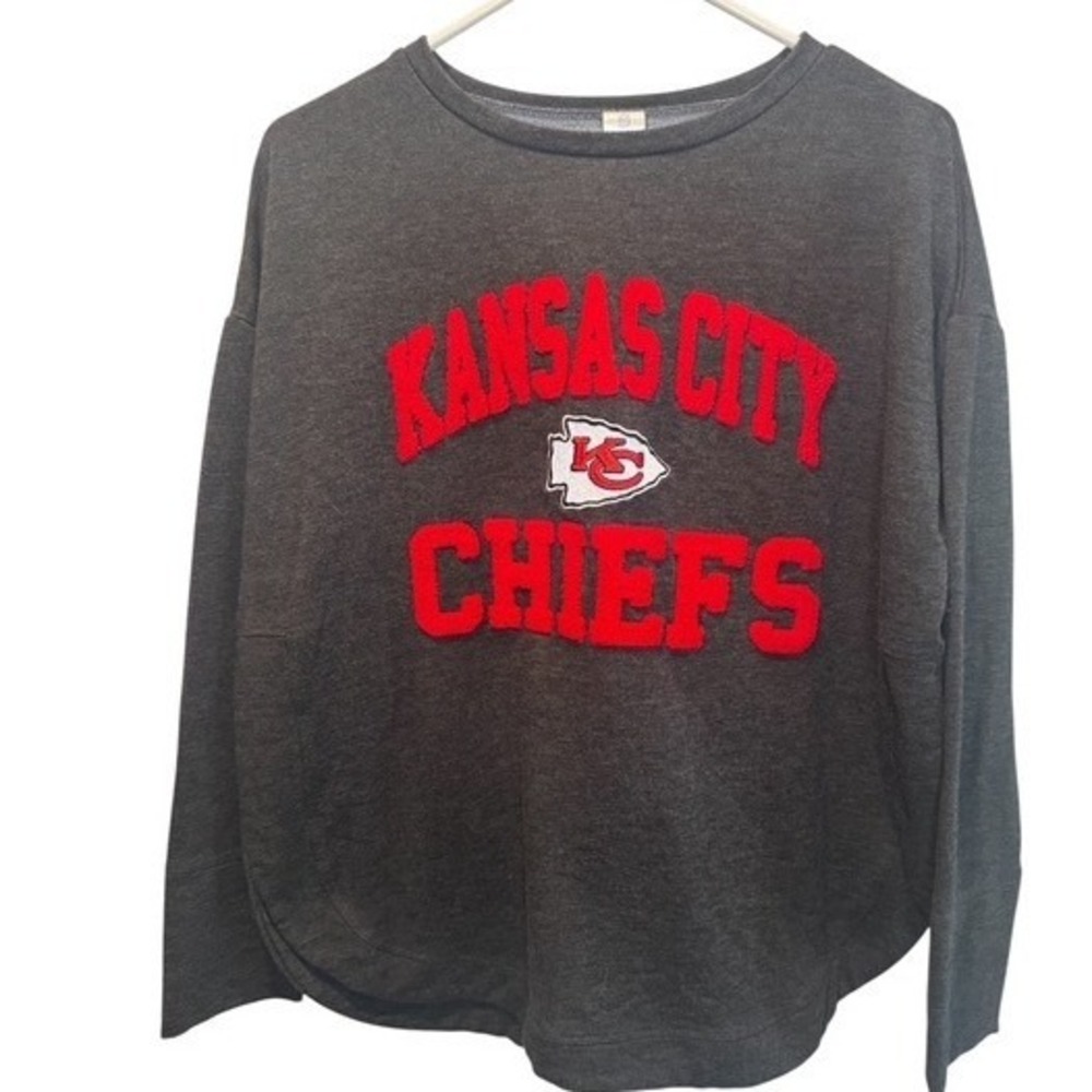 NFL Team Apparel Womens Gray Kansas City Chiefs Chenille Patch Sweatshirt L
